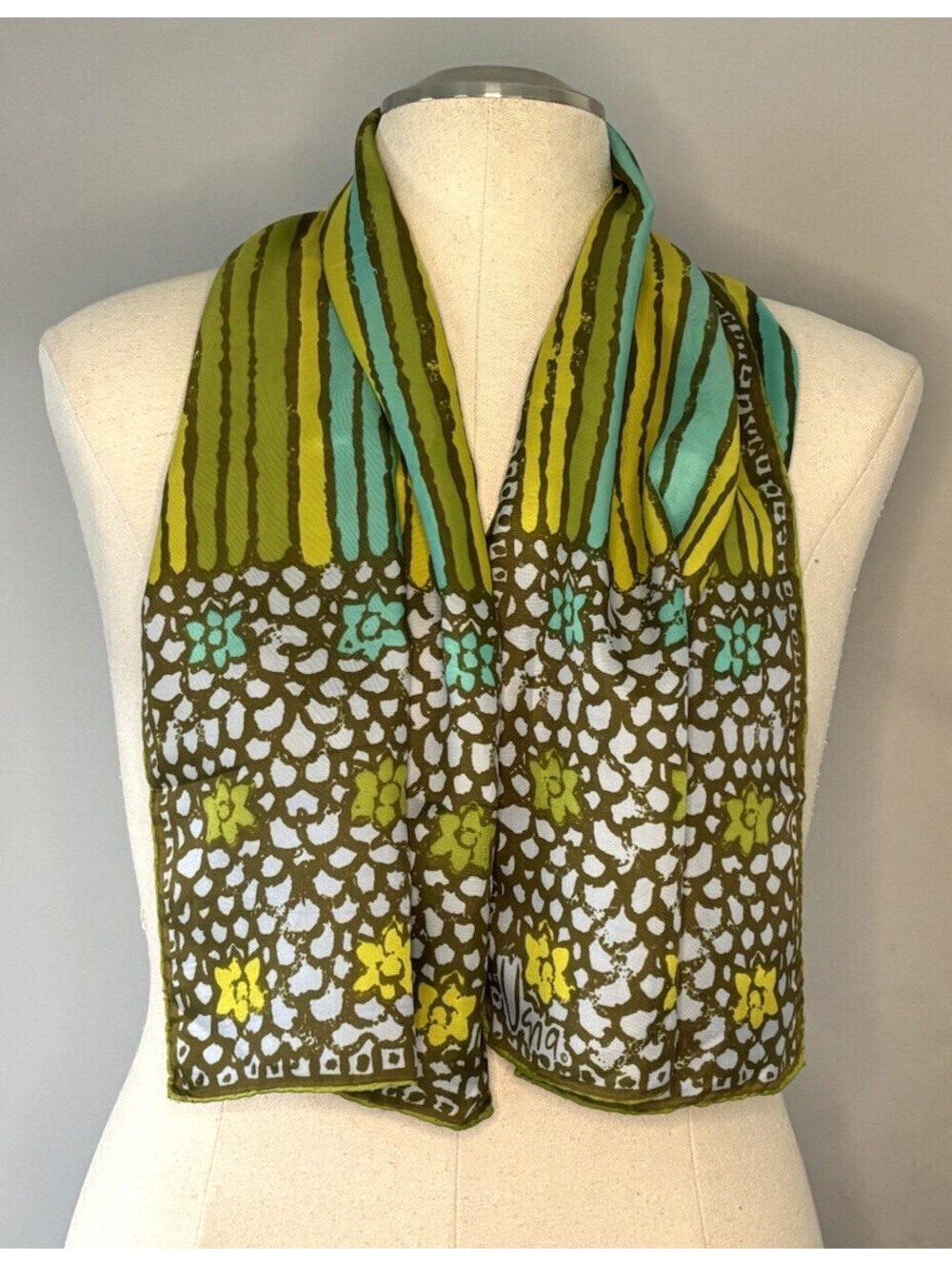 Vintage 1960's Vera Neumann Signed Scarf Shawl Hand Rolled 15"x45" EUC